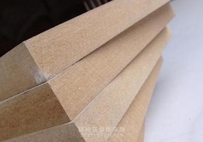 密度板是什么材质甲醛（密度板材质是什么材质）